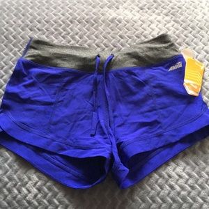 ☀️2/$10☀️NWT blue Avia summit stretch shorts